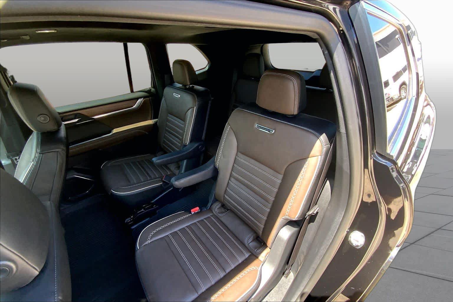Certified 2026 GMC Acadia Denali Ultimate w/ LPO, Floor Liner Package FWD image 21