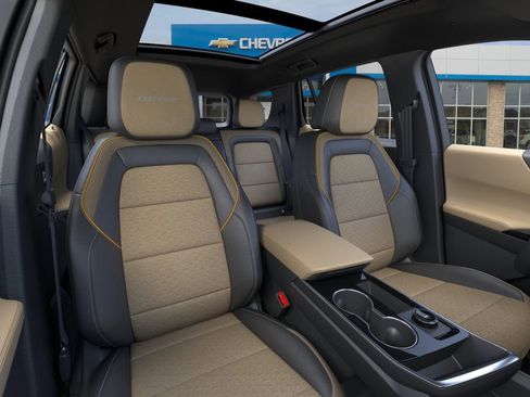 New 2026 Chevrolet Equinox ACTIV w/ Convenience Package III AWD/4WD image 16