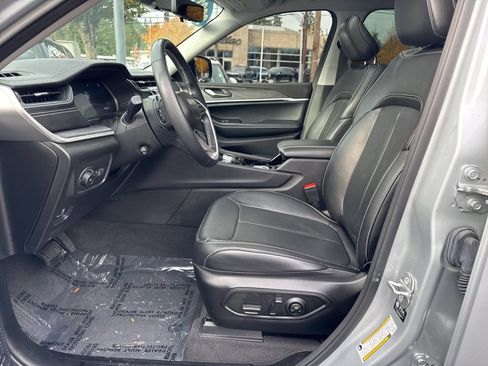 Used 2021 Jeep Grand Cherokee L Limited w/ Luxury Tech Group II image 18