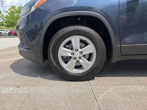 Used 2018 Chevrolet Trax LS w/ LPO, Cargo Package AWD/4WD image 34