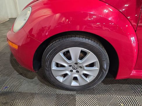 Used 2009 Volkswagen Beetle S FWD image 18