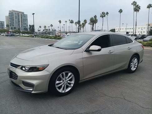 Used 2016 Chevrolet Malibu LT w/ Driver Confidence Package image 4