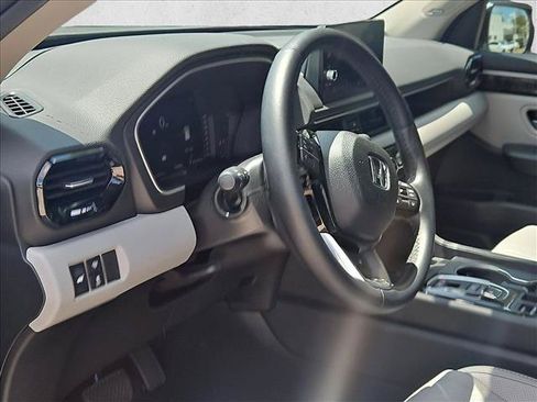 Used 2025 Honda Pilot Elite image 10