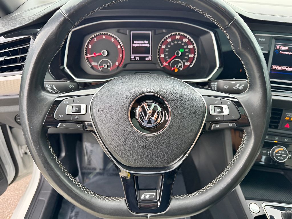 Used 2019 Volkswagen Jetta R-Line FWD image 13