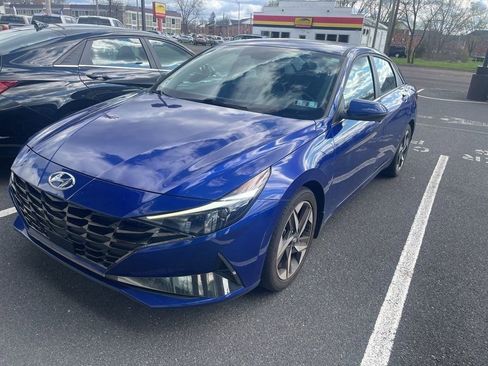 Used 2022 Hyundai Elantra Limited w/ Winter Weather Package image 10