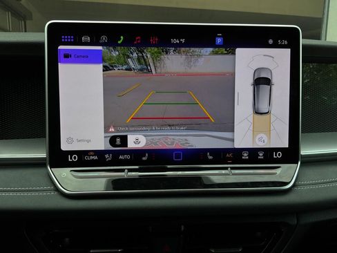Used 2026 Volkswagen Tiguan SE FWD image 32