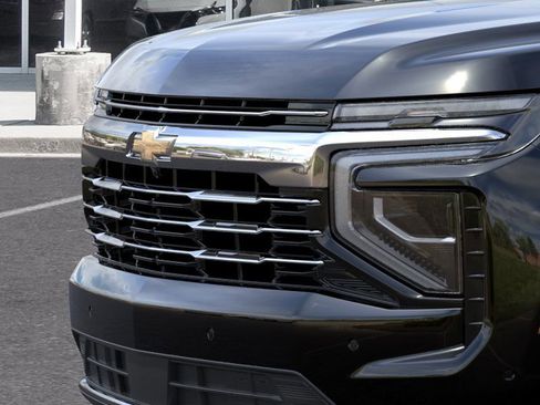 New 2026 Chevrolet Suburban LT image 15