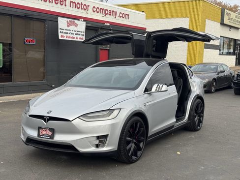 Used 2016 Tesla Model X P90D image 4