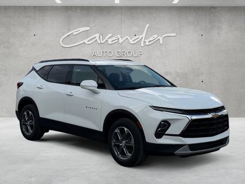 Used 2024 Chevrolet Blazer LT w/ Convenience Package FWD image 2