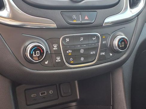Used 2023 Chevrolet Equinox LT image 8