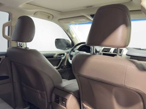 Used 2016 Lexus GX 460 w/ Navigation Package AWD/4WD image 17