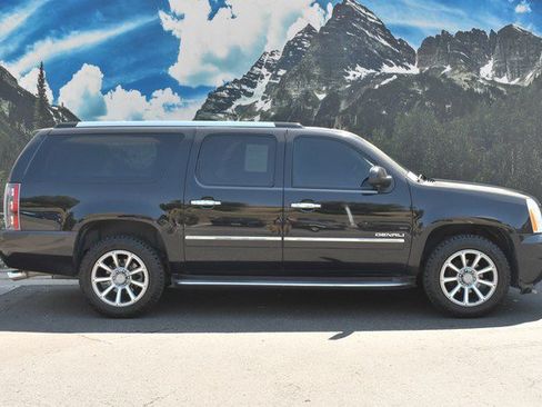 Used 2014 GMC Yukon XL Denali AWD/4WD image 2