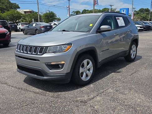 Used 2021 Jeep Compass Latitude w/ Sun and Sound Group FWD image 8