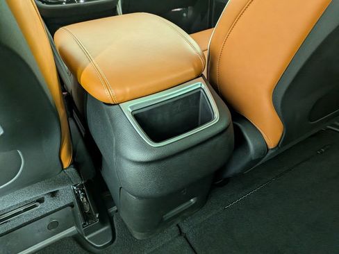 New 2026 Chrysler Pacifica Pinnacle w/ Trailer Tow Group image 36