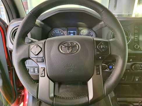 Used 2021 Toyota Tacoma TRD Sport image 19