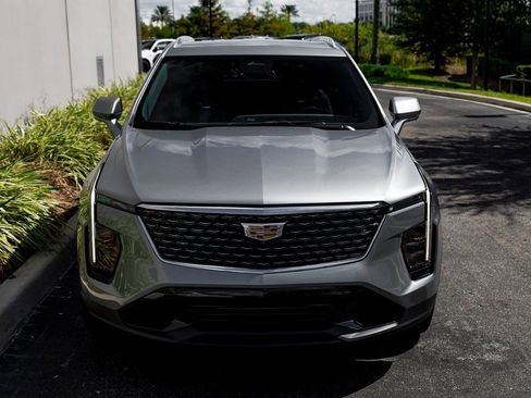 Used 2025 Cadillac XT4 Premium Luxury image 8
