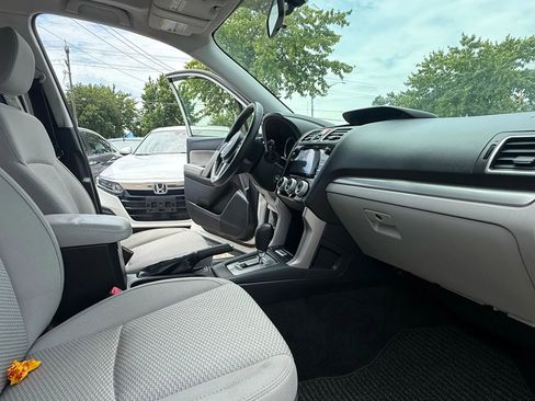 Used 2017 Subaru Forester 2.5i Premium w/ All-Weather Package image 12