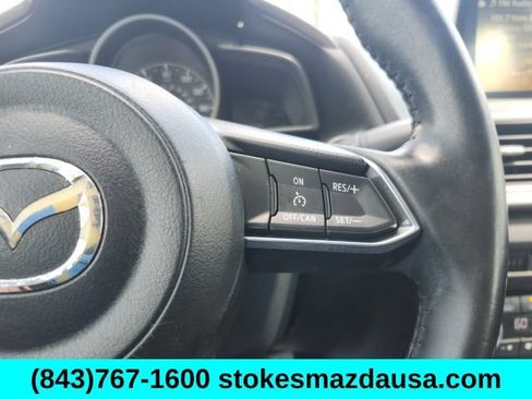 Used 2017 MAZDA MAZDA3 Touring FWD image 4
