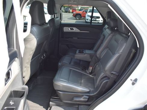 Used 2025 Ford Explorer Active w/ Active Comfort Package AWD/4WD image 32