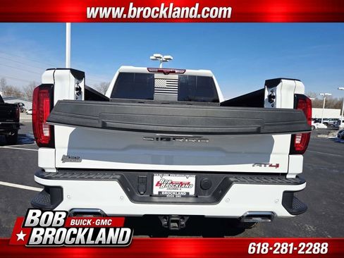 Used 2025 GMC Sierra 1500 AT4 w/ AT4 Premium Package AWD/4WD image 17
