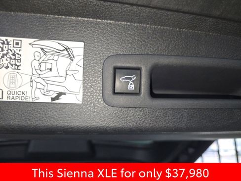 Used 2024 Toyota Sienna XLE image 21