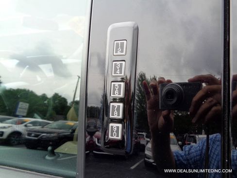 Used 2022 Ford F150 XLT w/ Equipment Group 301A Mid AWD/4WD image 8