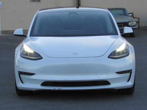 Used 2021 Tesla Model 3 Standard Range Plus image 2