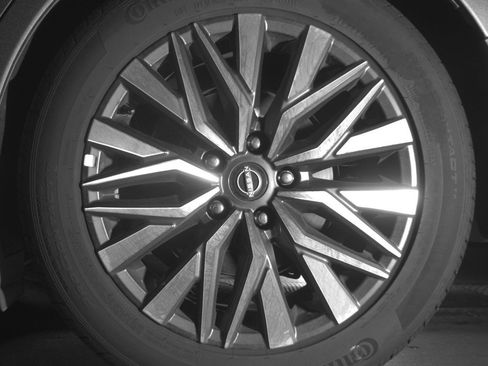 Used 2025 Nissan Altima 2.5 SV FWD image 14