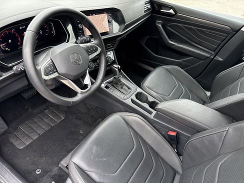 Used 2024 Volkswagen Jetta SEL image 2