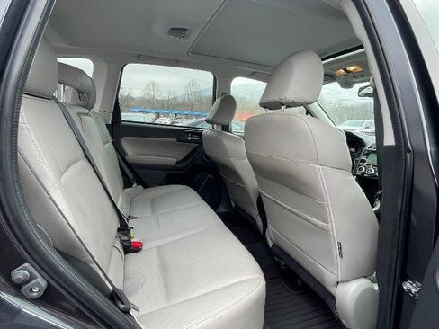 Used 2016 Subaru Forester 2.5i Touring w/ Eyesight & Navigation System image 16