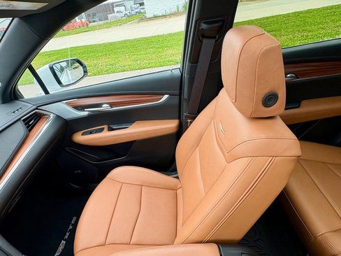 Used 2025 Cadillac XT5 Premium Luxury FWD image 15