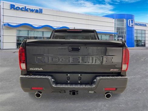 Used 2025 Honda Ridgeline Sport image 4