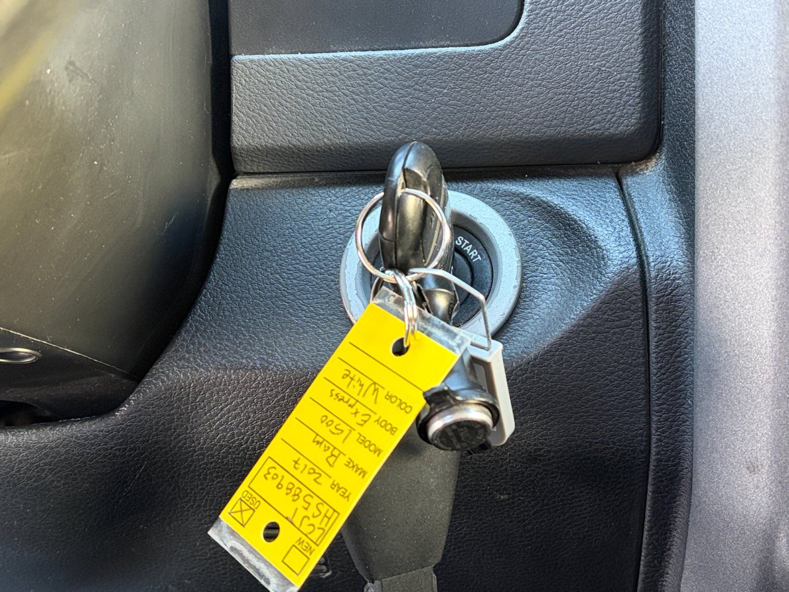 Used 2017 RAM 1500 Express AWD/4WD image 19