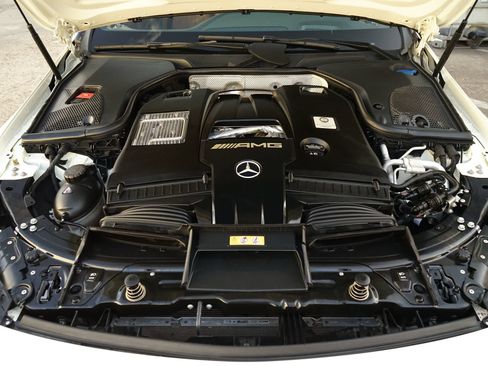 Used 2019 Mercedes-Benz AMG GT 63 image 31