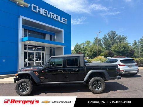 Used 2023 Jeep Gladiator Mojave w/ Cold Weather Group AWD/4WD image 8
