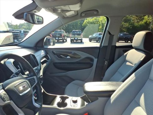 Used 2023 GMC Terrain SLE w/ Driver Convenience Package image 7