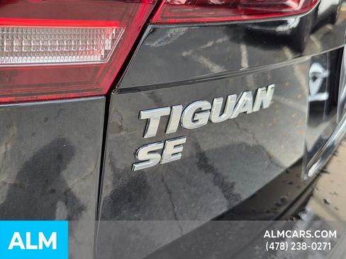 Used 2021 Volkswagen Tiguan SE image 8