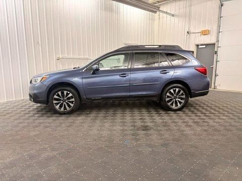 Used 2017 Subaru Outback 3.6R Limited AWD/4WD image 2
