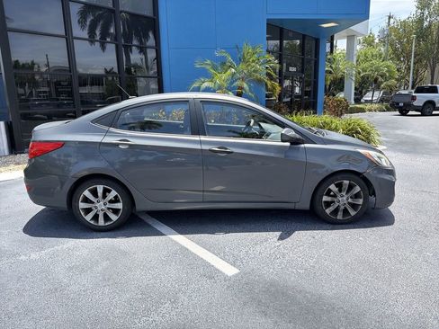 Used 2012 Hyundai Accent GLS w/ Premium Pkg 3 FWD image 4