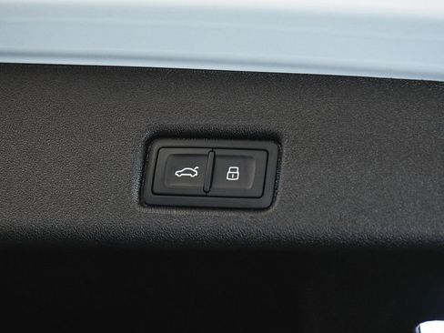 Used 2025 Audi SQ5 Premium Plus w/ Premium Plus Package image 59