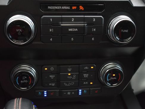 Used 2020 Ford F150 Lariat w/ Equipment Group 502A Luxury AWD/4WD image 31