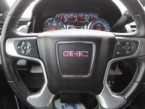 Used 2017 GMC Yukon SLE w/ SLE Value Package image 18