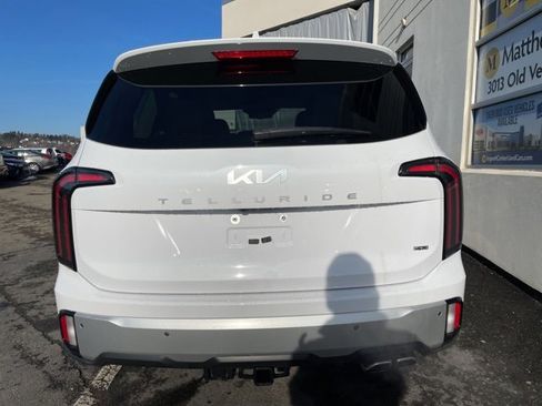 Certified 2024 Kia Telluride EX w/ EX Captain's Chair Package image 4