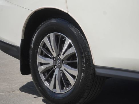 Used 2017 Nissan Pathfinder SL image 22