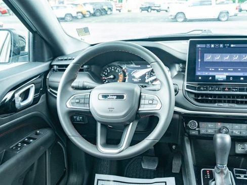 Certified 2025 Jeep Compass Trailhawk AWD/4WD image 29