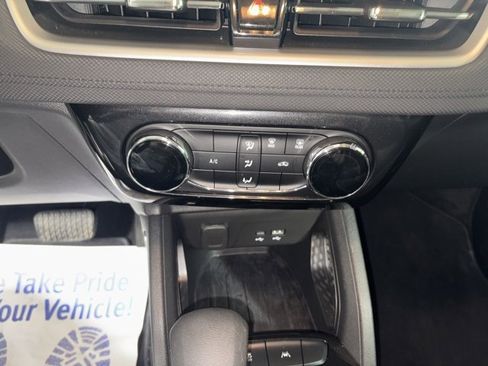 Used 2025 Chevrolet TrailBlazer LT w/ Driver Confidence Package image 14