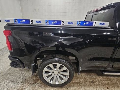 Used 2022 Chevrolet Silverado 1500 High Country image 32