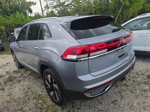 Certified 2024 Volkswagen Atlas Cross Sport SE FWD image 3