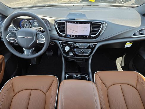 New 2026 Chrysler Pacifica Pinnacle image 5