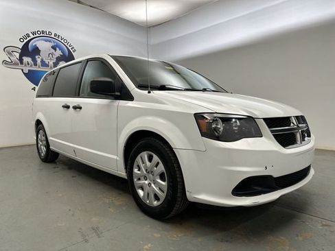 Used 2019 Dodge Grand Caravan SE FWD image 12